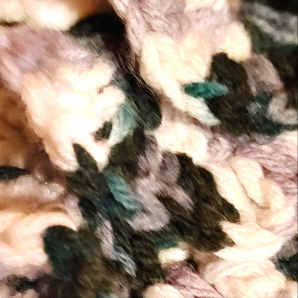#L❤️VE HANDMADE. Crochet Ruffle HAT - Picture 3 of 6